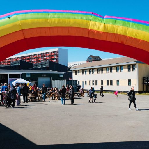 Foran Killut Giga Regnbue indgang