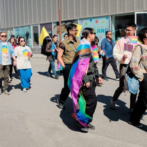 Pride march med brewhouse greenland t-shirts